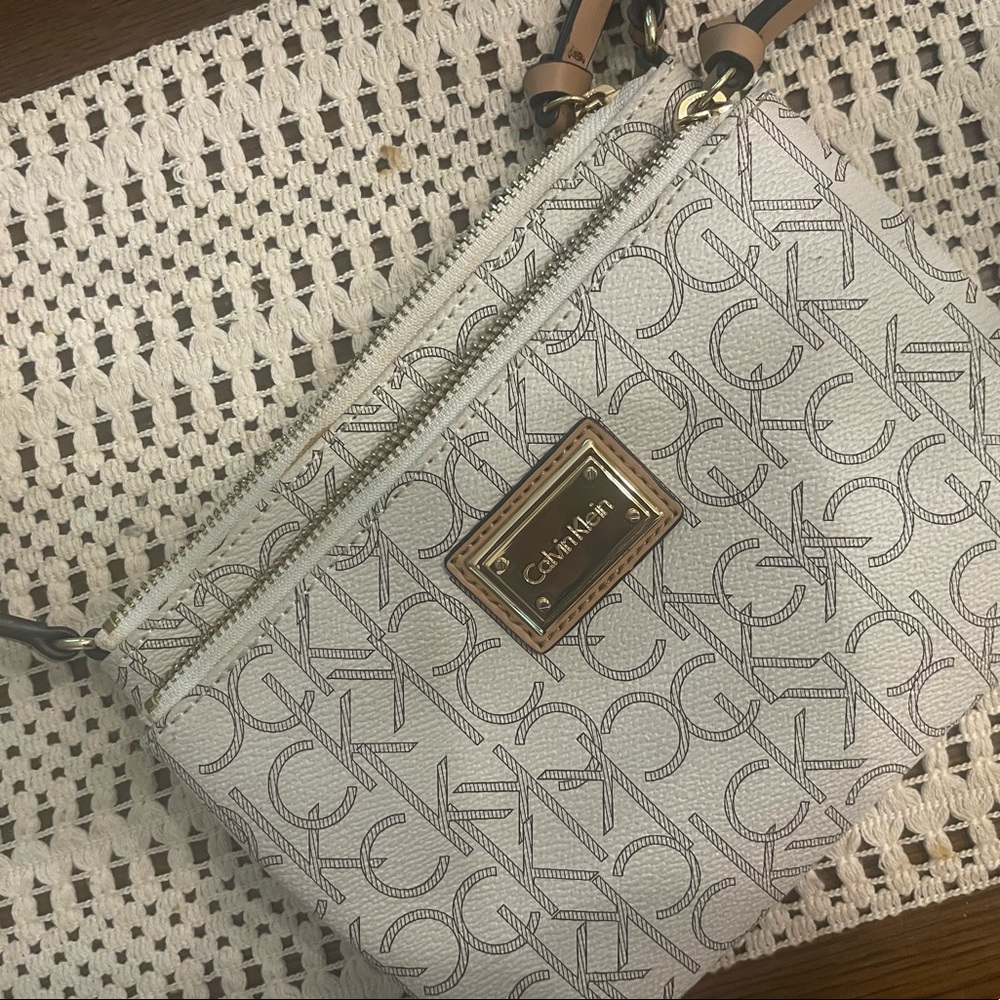 CALVIN KLEIN Crossbody